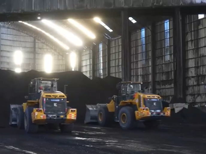 科技赋能提升煤炭卸载能力 天寒屋暖“暖心煤”保障百姓温暖过冬