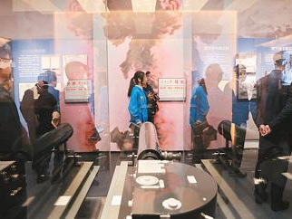 红色旅游别样红