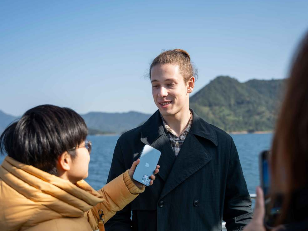 多国记者走进千岛湖 体会保护与发展的中国实践