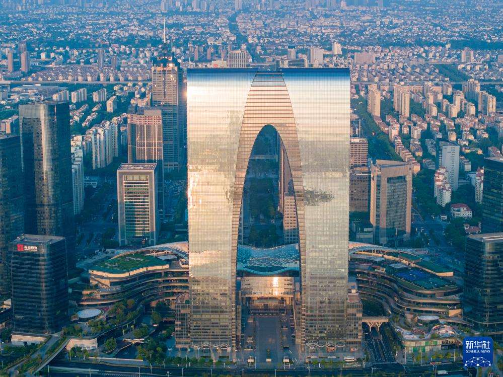 海外网评：续写新时代中新合作新篇章