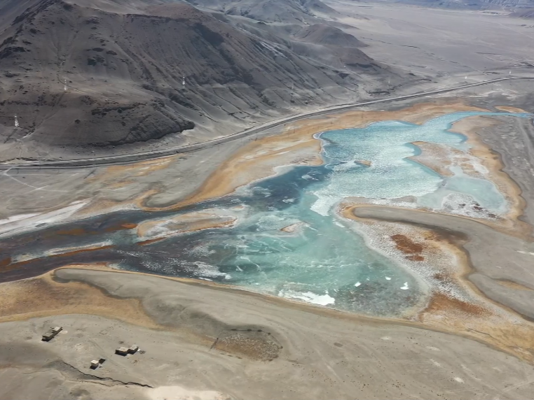 Vlog：邂逅高原上的那一抹“宝石蓝”