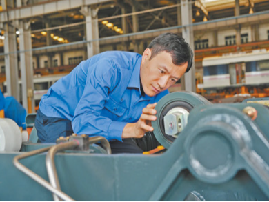 精细检测，保障地铁列车安全（新职业新故事）