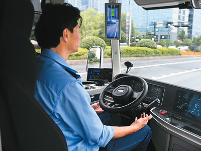 “聪明车”必须是“安全车”（“融”观中国）