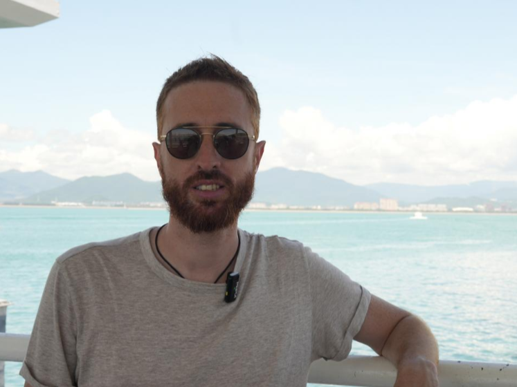 外国网红看海南 | 跟着意大利摄影师寻找“中国最美渔村” 感受北纬18度的热带风情