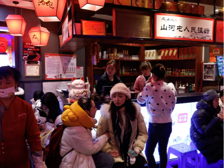 外媒：中国服务业同比增长超预期