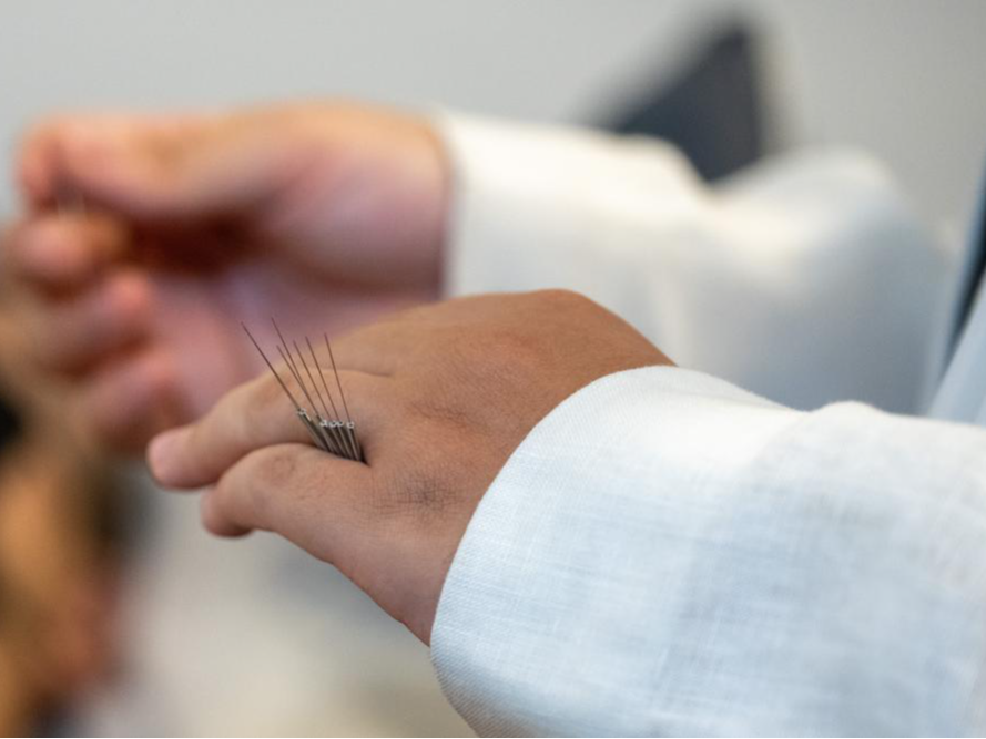 列国鉴·马来西亚｜记者观察：中医架起民心相通桥　合作谱写杏林新佳话