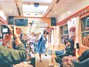 慢火车里的文化味