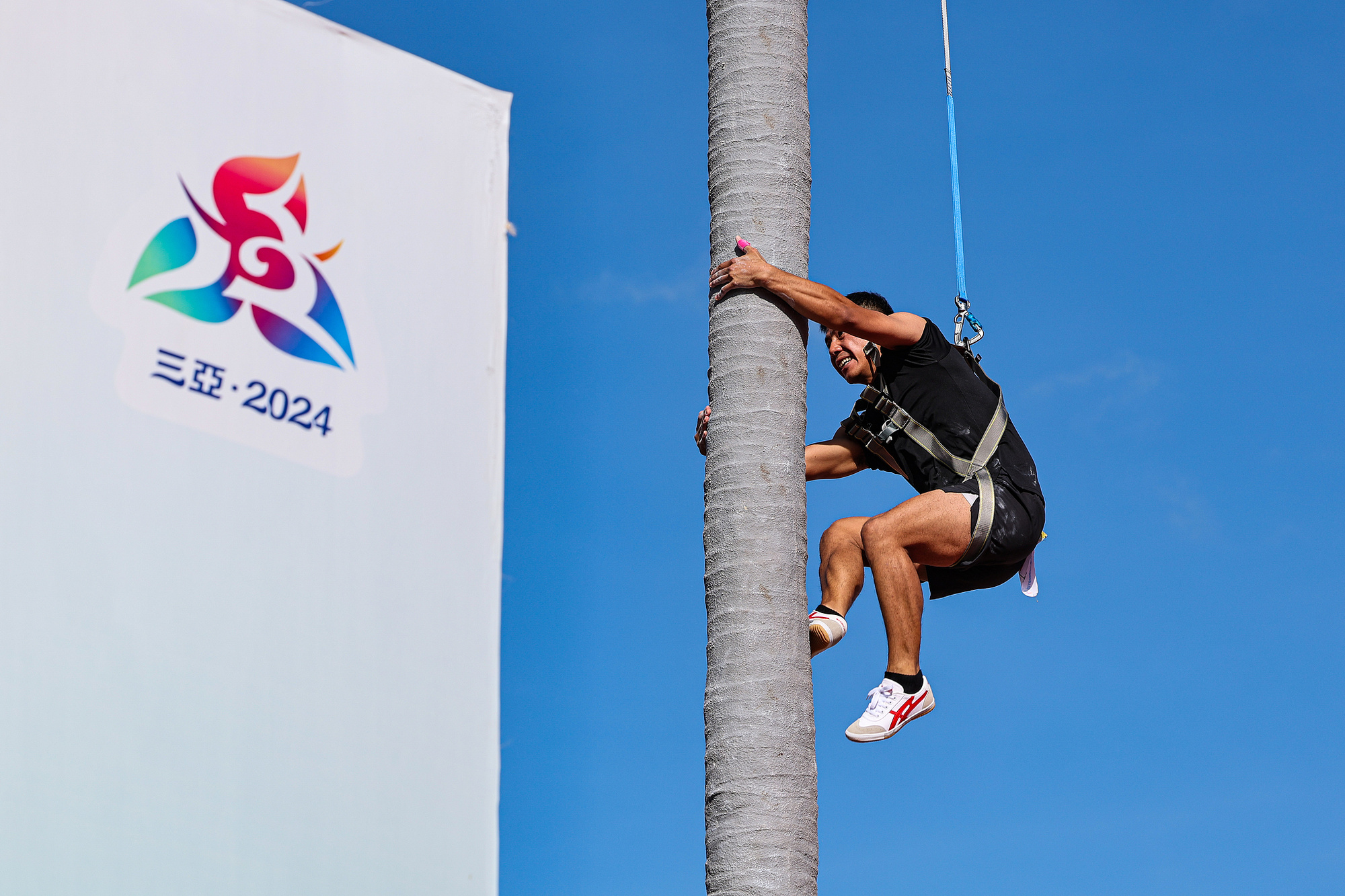 【央广时评】同奏民族团结共筑中国梦的华彩乐章