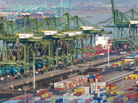 新华述评｜世界经济里的“中国风景”怎么看——当前中国经济问答之八