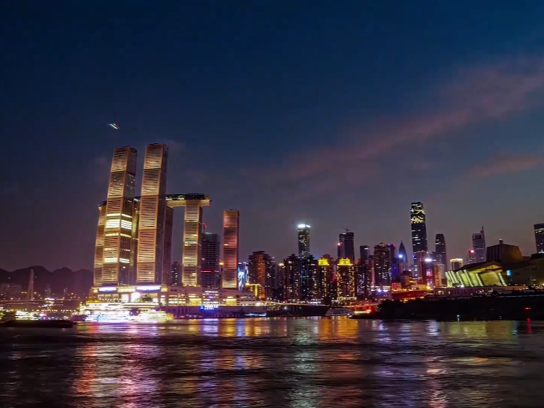 全球连线｜ “ChinaTravel”热度不减 泰国博主冬日畅游神奇的中国“山城”