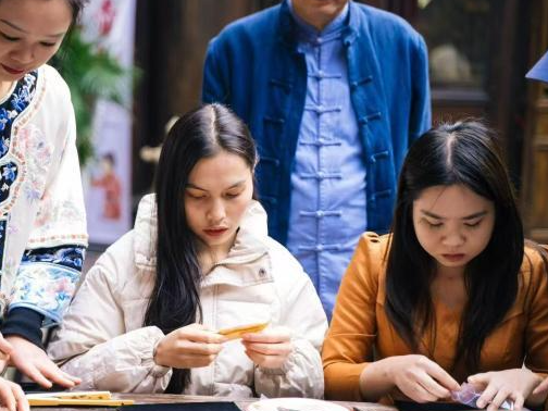 老挝留学生湖南“取经” 学技能拓宽选择路