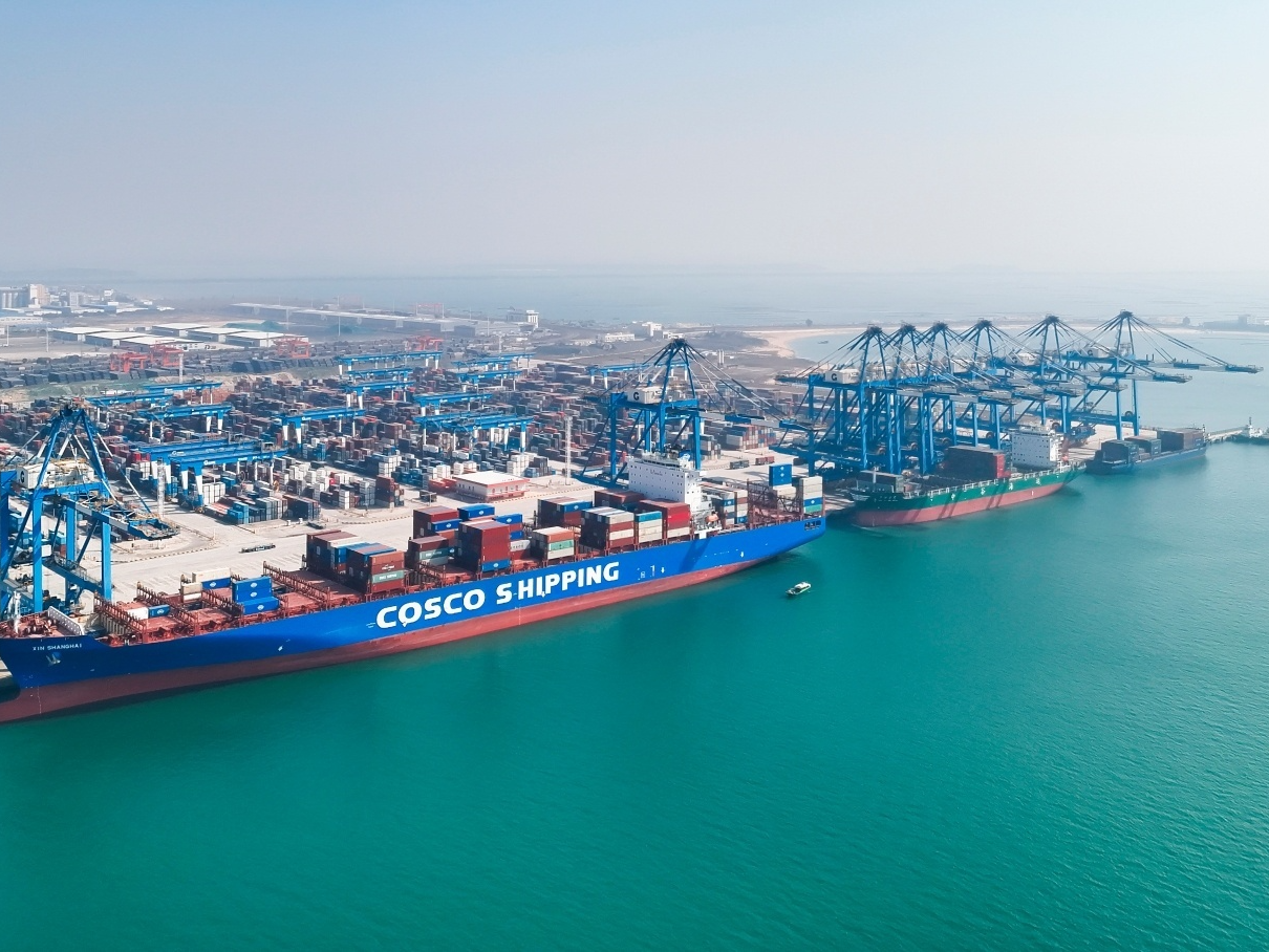 秘鲁钱凯港至中国航线首船“新上海”轮抵靠北部湾港