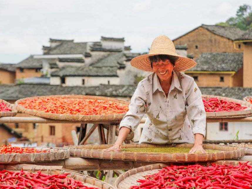 年终报道·蓬勃2024丨这些画面，串起咱身边的幸福感