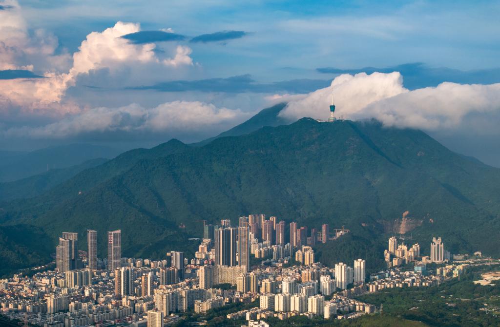 跨江越海再无碍——粤港澳大湾区建设观察