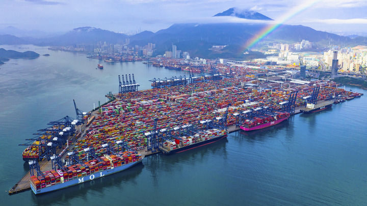 外贸鹏翼展 “世界工厂”韧性足——写在广东即将跨上九万亿级外贸新高地之际