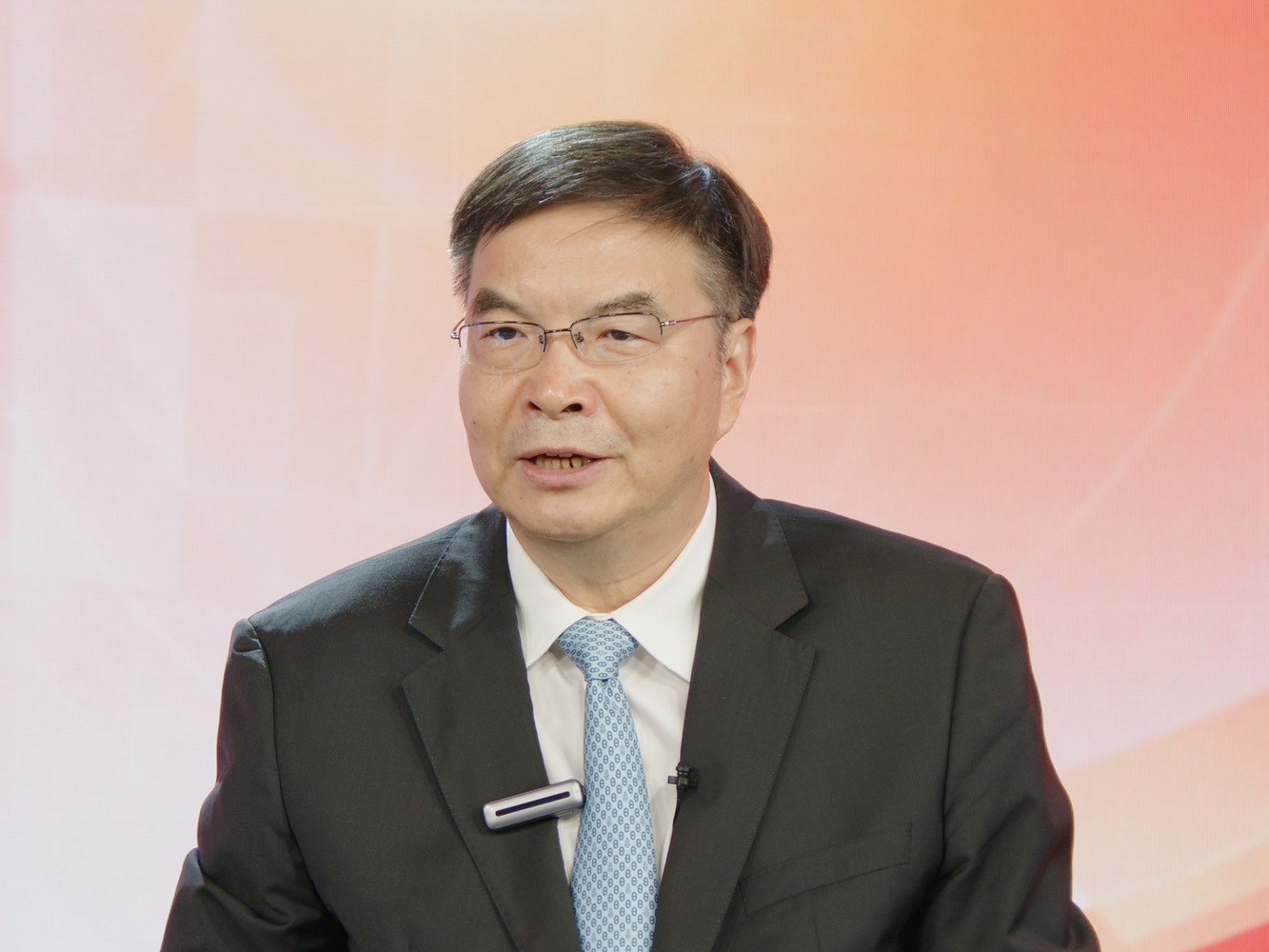 对外经济贸易大学校长赵忠秀：开放永远在路上 推动中国标准成为国际标准|读懂中国式现代化(11)