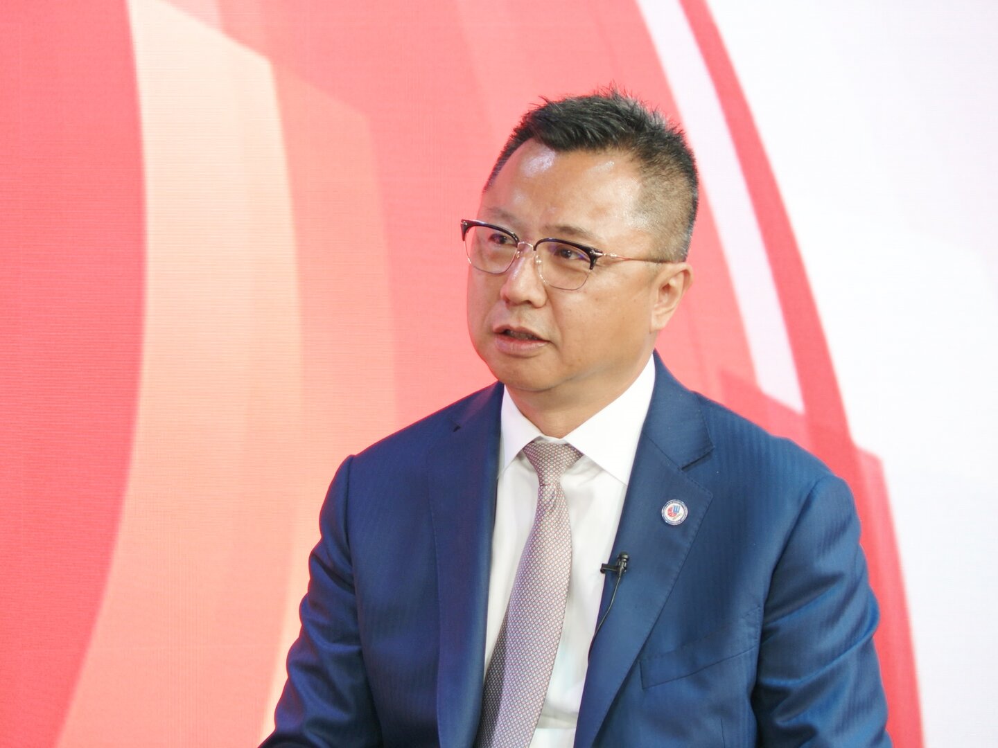 欧中经济合作与发展理事会理事长潘锋：中欧深化互信 为全球经济合作新时代铺路|读懂中国式现代化(16)