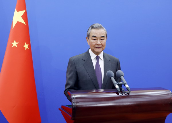 海外网评：中日关系保持正确发展方向具有积极意义