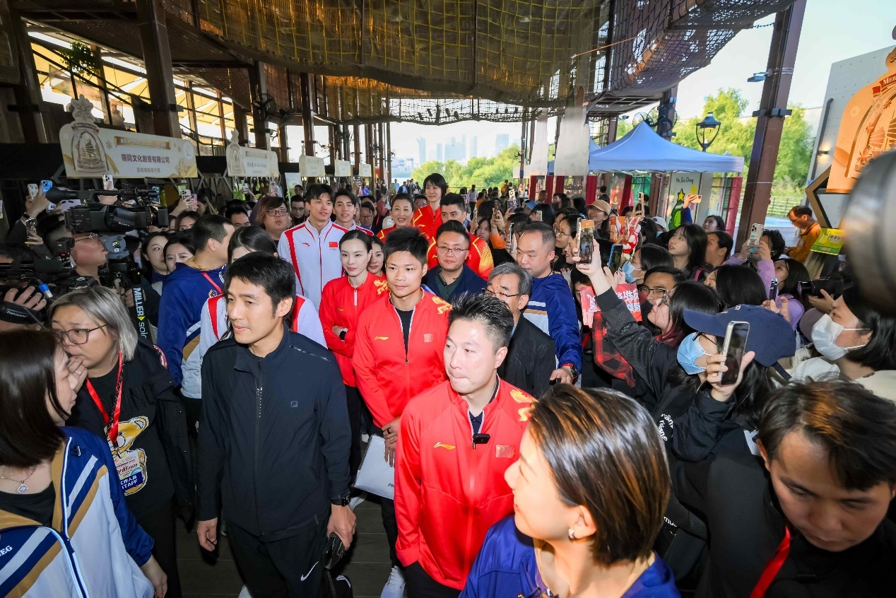 
北京儿童医院黄牛票贩子号贩子跑腿代挂号电话国家金牌运动员参与澳门公益金百万行等多项活动