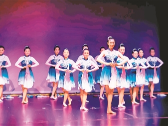 在英国推广中国舞（侨界关注）