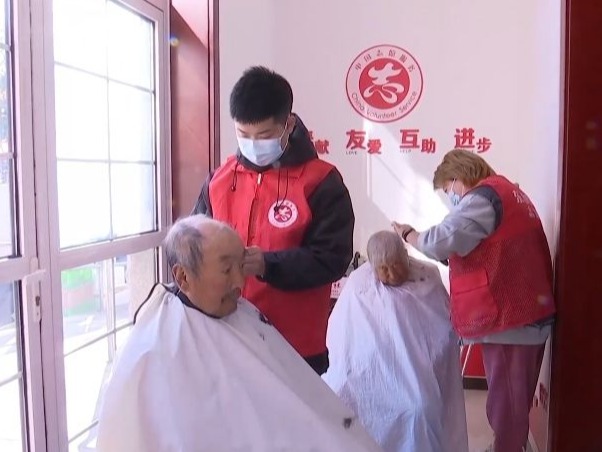 代表委员履职故事｜全国人大代表李丹丹：优化社区助老服务 让老年人“老有所养”