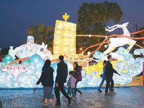 “我们年年把最好的区域留给大陆花灯”