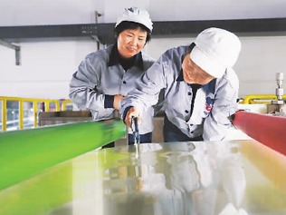 优化营商环境，各地频出新招（锐财经）