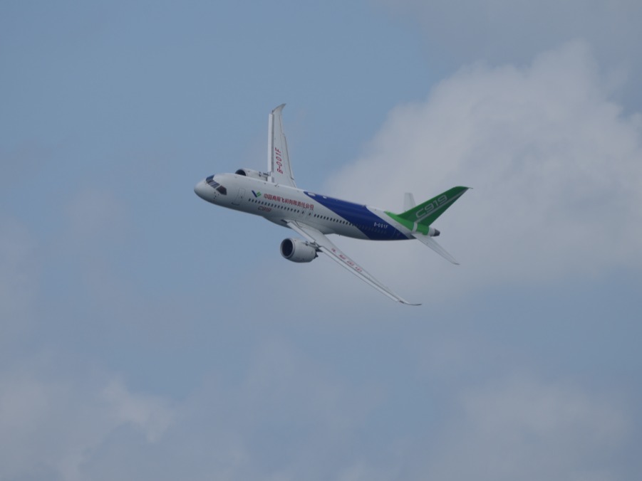 国产大飞机C919开启东南亚演示飞行