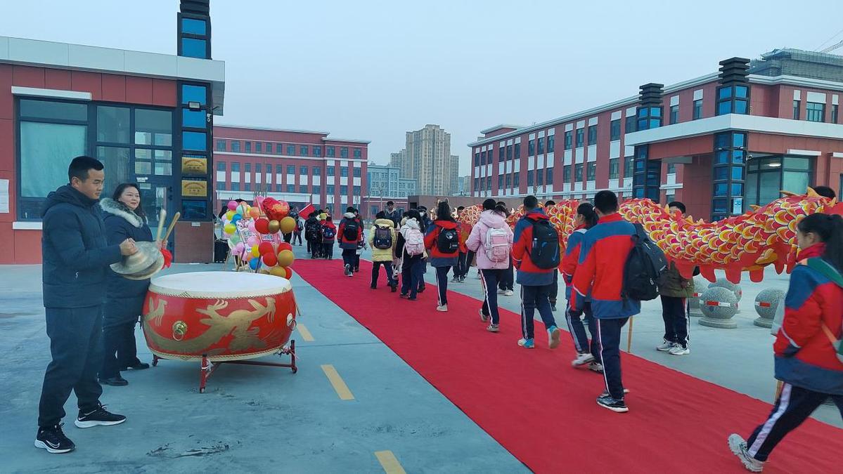 新疆阿克苏市：新春开学季 龙启新征程