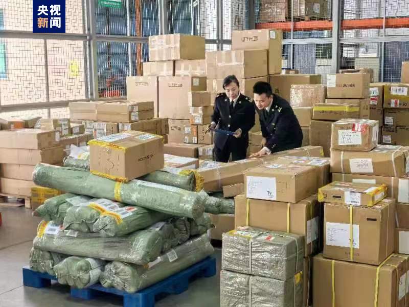 厦门对台海运快件十年突破190万件