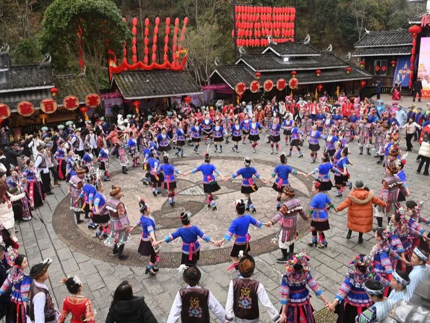 【侠客岛丨岛叔说】“村晚”来喽！