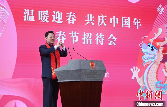 中国驻美大使谢锋：欢迎同胞回家过年