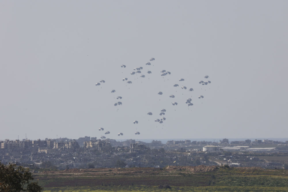 新华时评｜杯水车薪，政治作秀