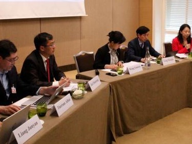 中国四学者日内瓦讲述：西藏新疆现代教育点亮人生