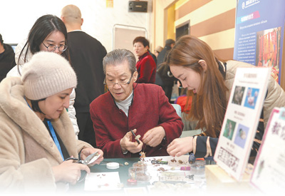 加强合作 传播友谊