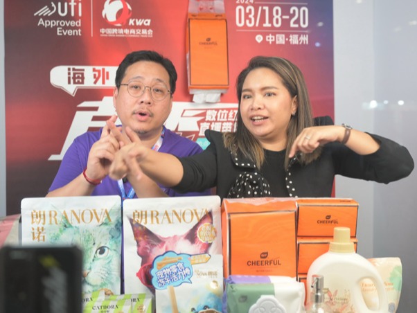 【世界说】多位英国专家支持中国推进全球化：中国倡导经济全球化“意义十分重大”