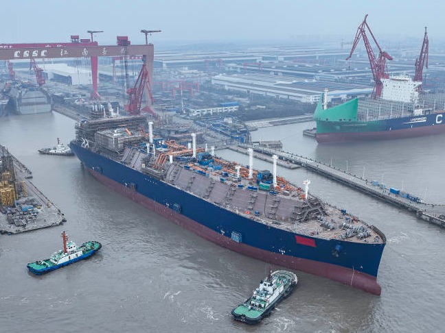 中国速度！四船同坞并建、两船同日出坞