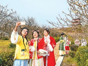 “国潮”背后，文化自信与日俱增（国际论道）