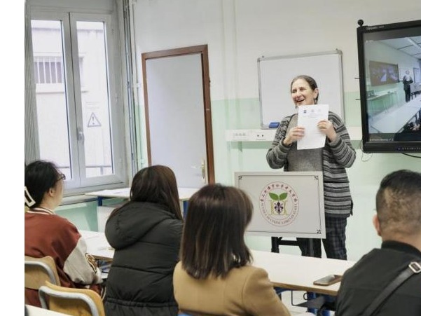 温州开放大学意大利华侨学院开班 注重心理辅导与家庭教育