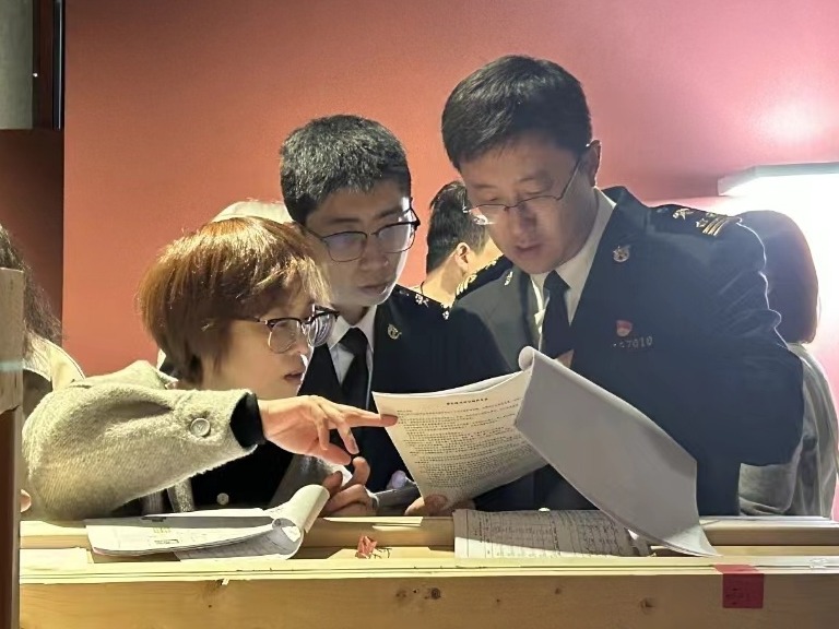 “紫禁城与凡尔赛宫：17、18世纪的中法交往”展览展品运抵北京