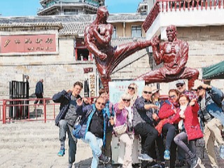 中国出入境游喜迎春暖花开