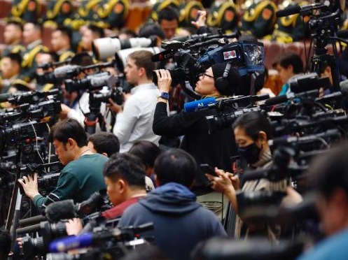 海外华媒亲历两会 让世界更好读懂中国