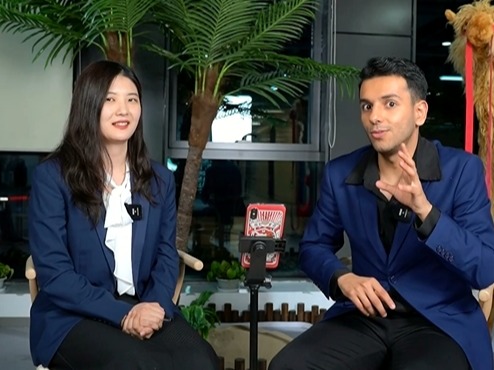 【世界看两会】跳“科目三”的外国记者：两会是件大事，我想把中国故事传播出去