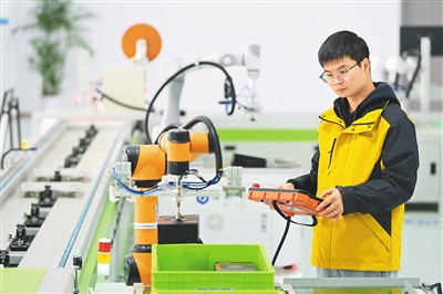 发展新质生产力 为全球经济提供新动能（环球热点）