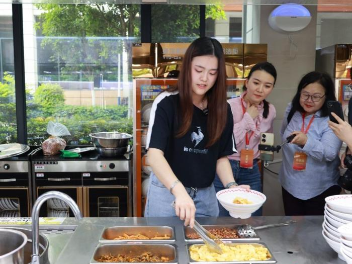 当台湾“网红”邂逅广西“三月三”