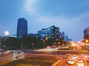 “我们将青春写进了中关村”（留创园走过30年）