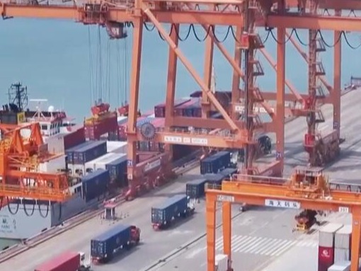 厦门港首条“大三通”跨境电商海运快线搭建起两岸经贸合作新桥梁