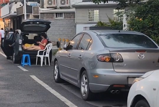 台湾余震不断 居民睡车后备箱：没人敢回家