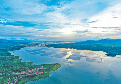 中企承建漂浮光伏项目助力印尼绿色发展（共建“一带一路”·第一现场）