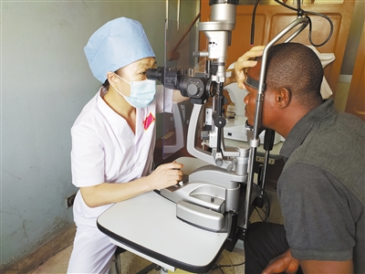 “为提升贝宁医疗水平贡献力量”（新时代中非合作）